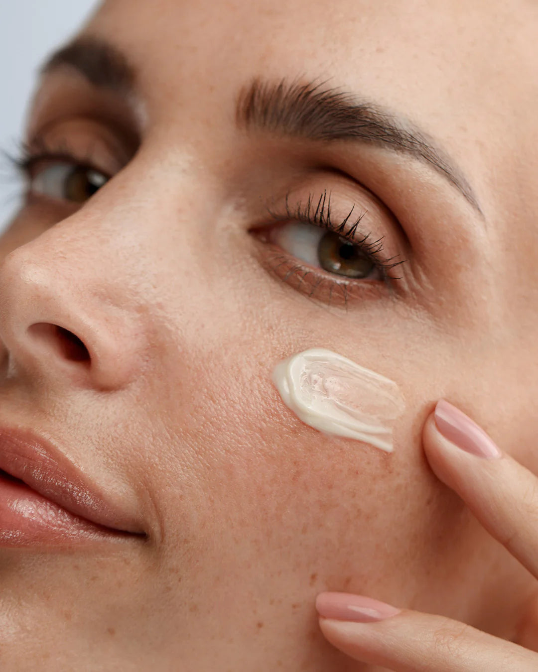 Lekki krem do twarzy AV Laboratories Face Cream Light – pielęgnacja i komfort skóry